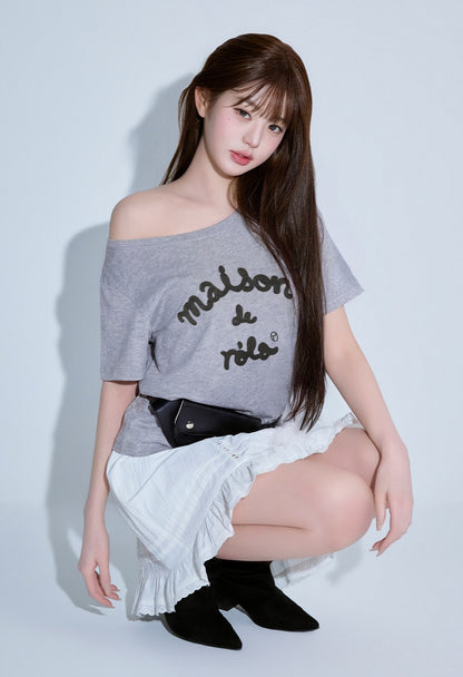 Rolarola - Maison De Rola Embroidery Off Shoulder T-Shirt